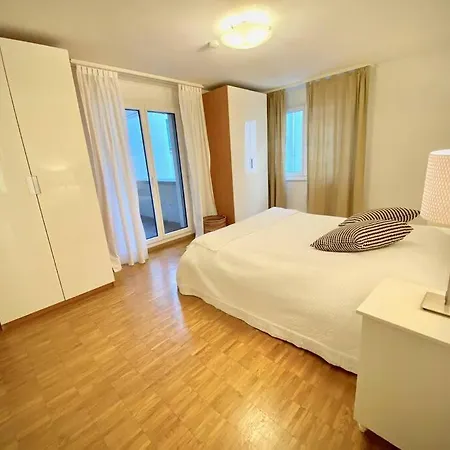 Your Bright And Spacious Apartment By The Lake Lausanne Exterior photo