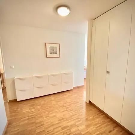 Your Bright And Spacious Apartment By The Lake Lausanne Exterior photo