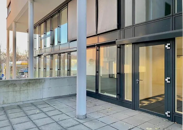 Your Bright And Spacious Apartment By The Lake