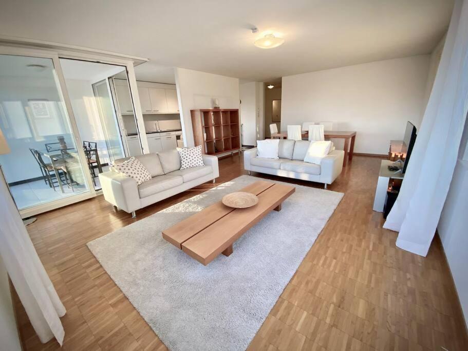 Apartment Your Bright And Spacious By The *