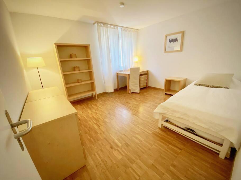 Apartment Your Bright And Spacious By The